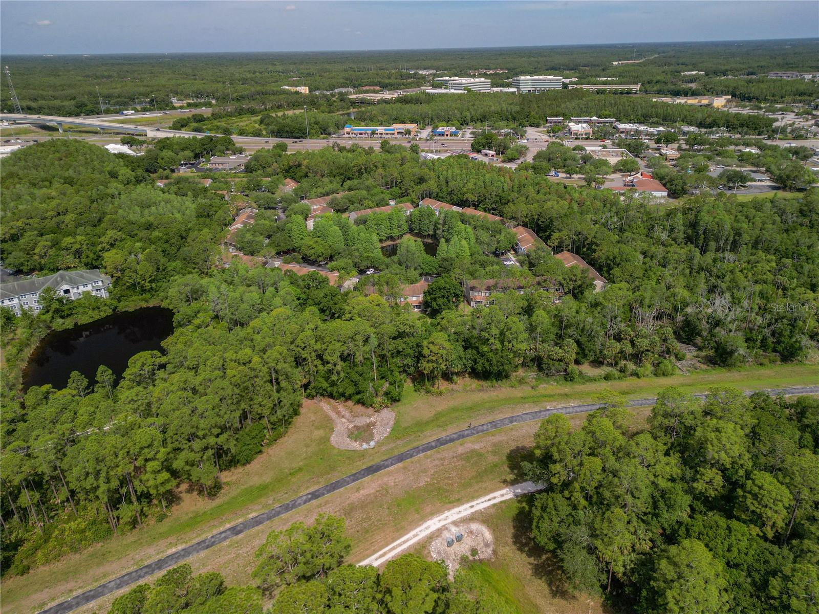 HUNTERS KEY TWNHMS AT NORT - Residential