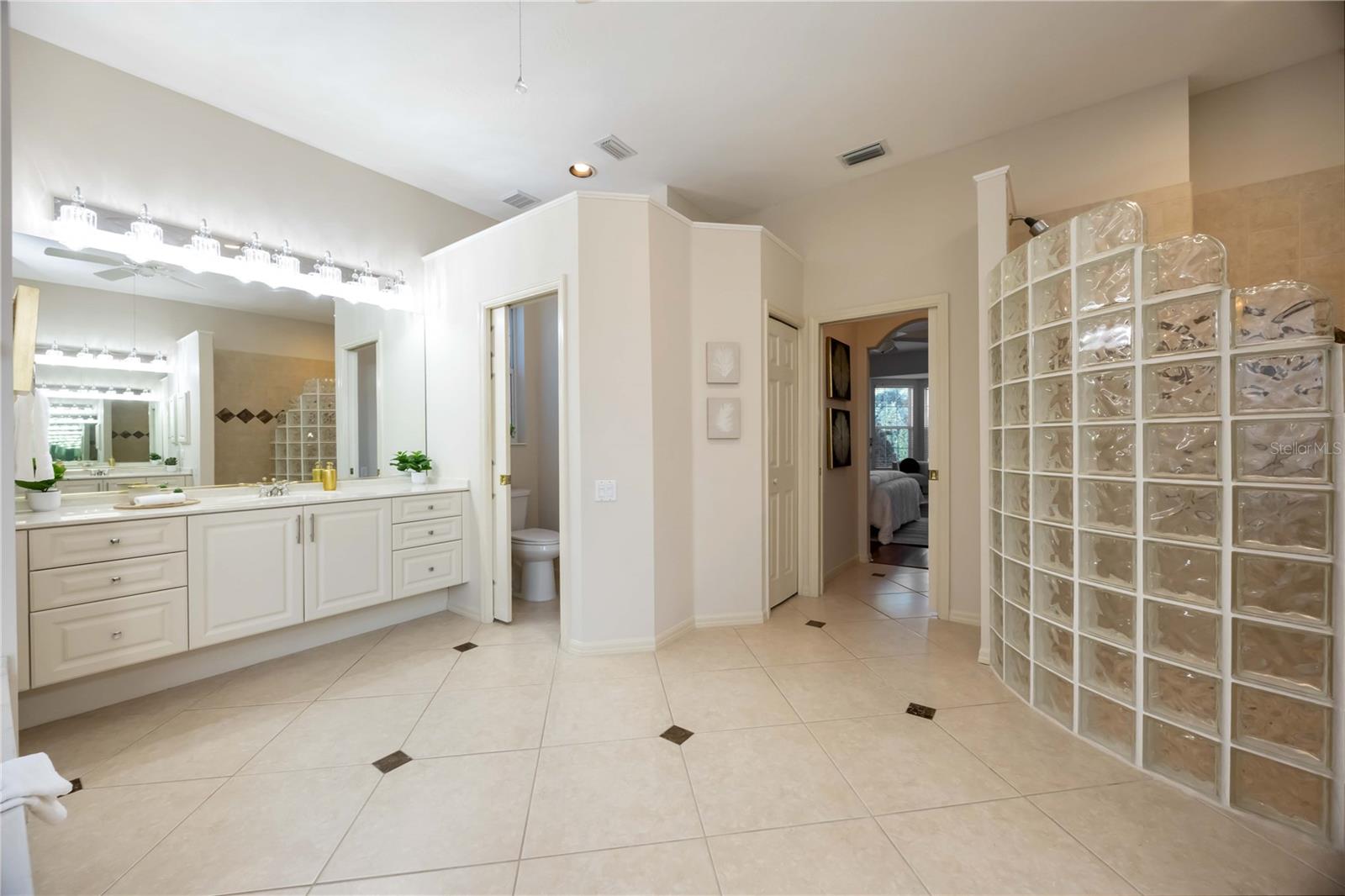 UNIVERSITY PARK - Residential