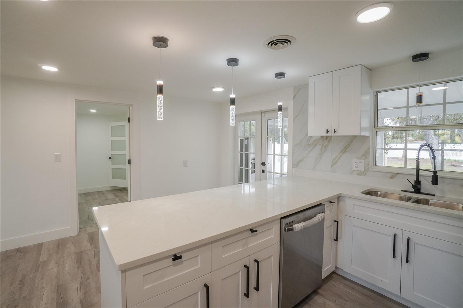 BAY HEIGHTS - Residential