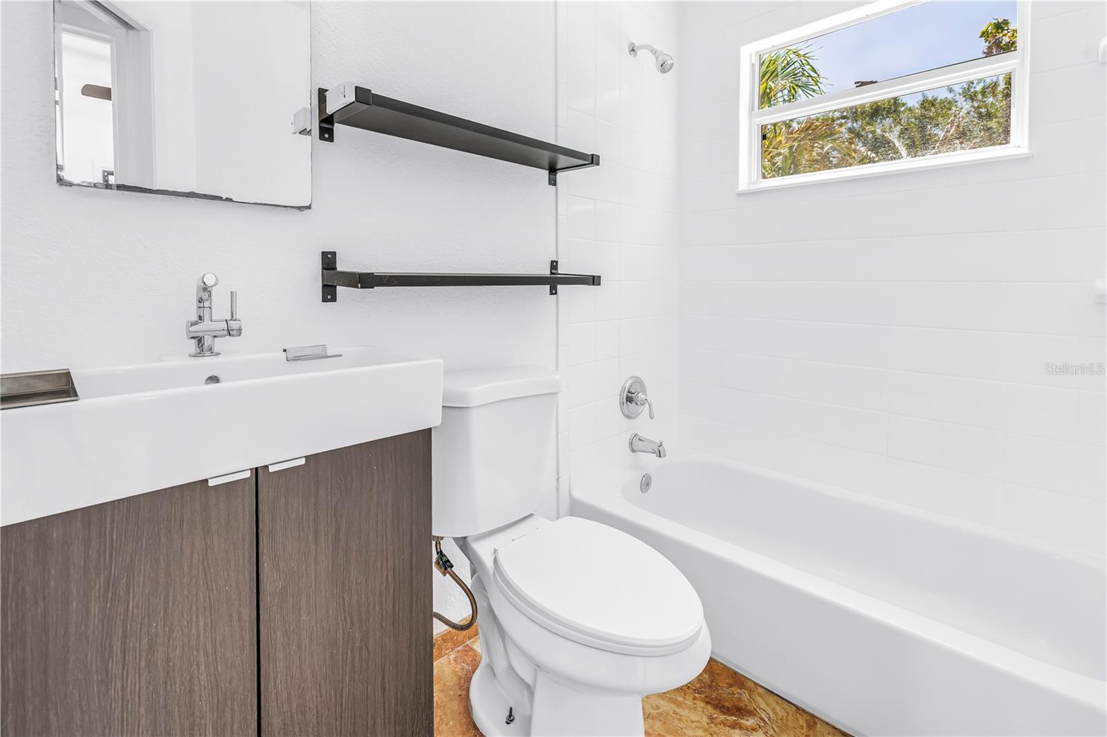 LARRYS SUB - Residential
