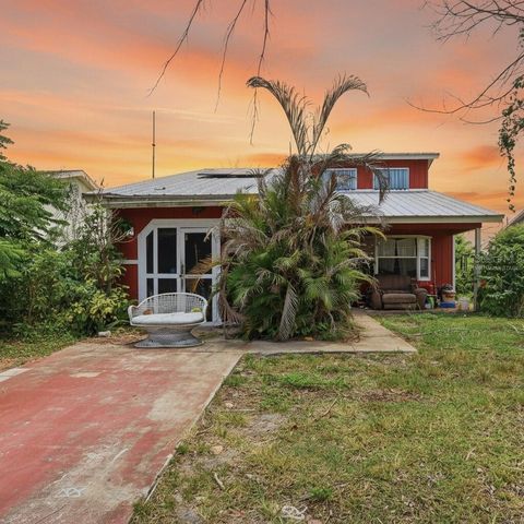Photo of 1646 3rd Court SW, Vero Beach, FL 32962 (MLS # OM724060)