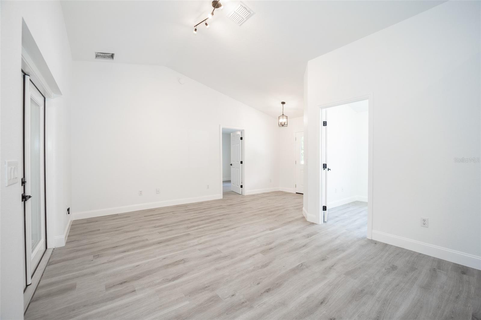 ORANGE BLOSSOM HILLS UN 01 - Residential Lease