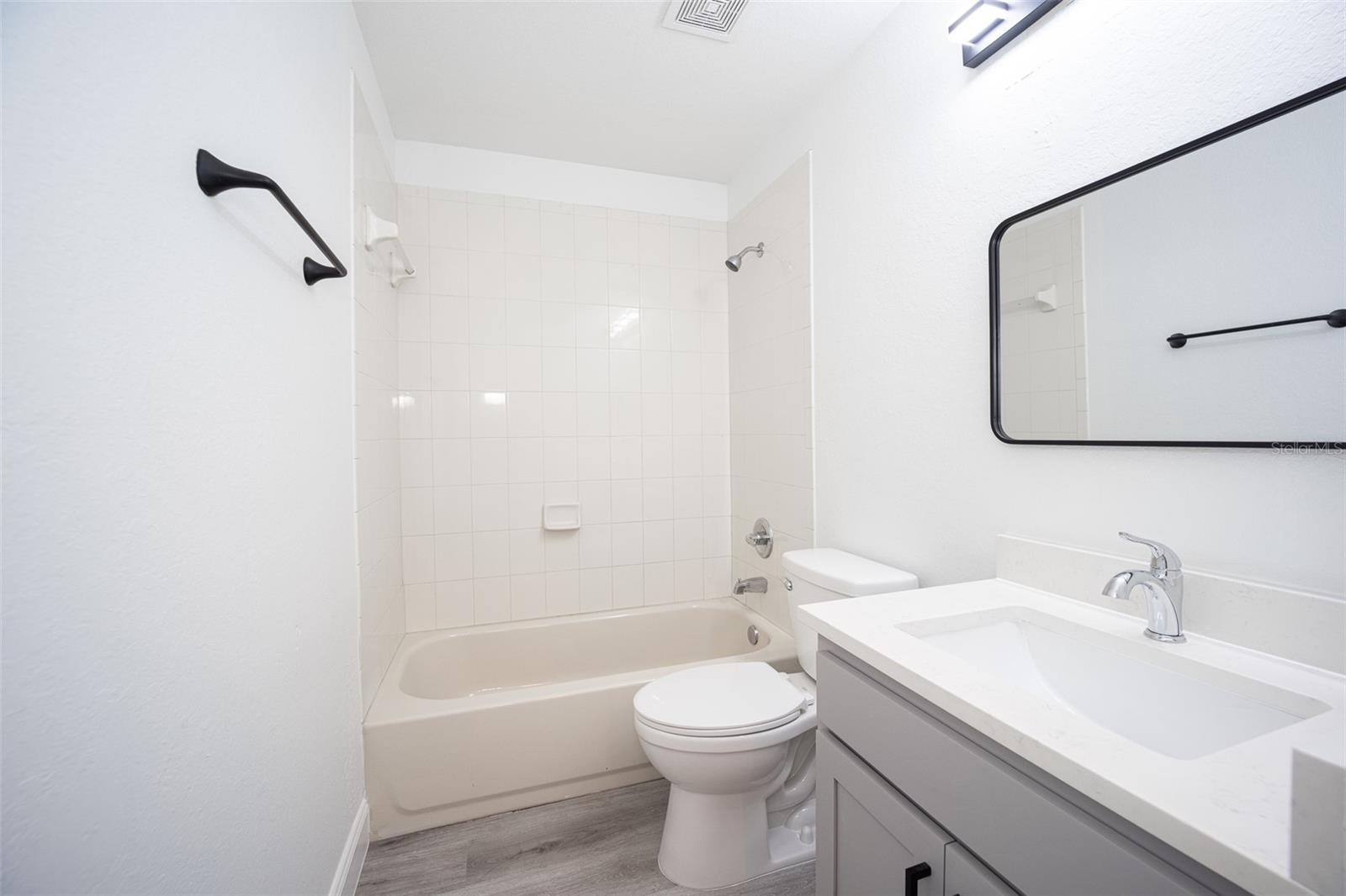 ORANGE BLOSSOM HILLS UN 01 - Residential Lease