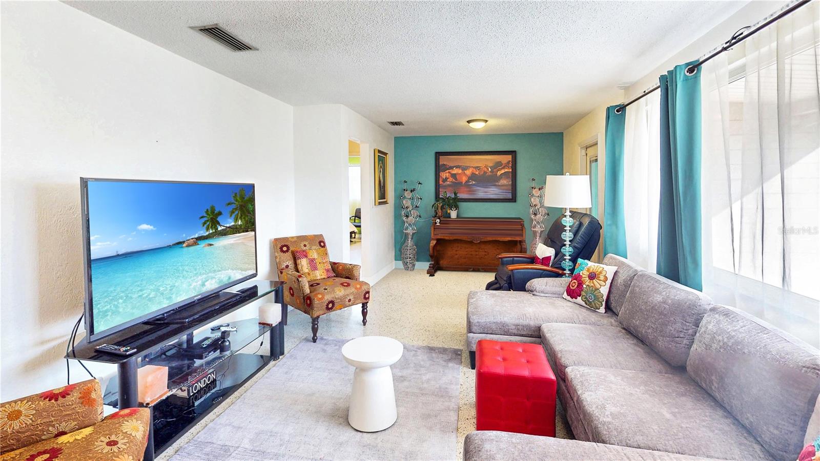 3011 N OLEANDER AVENUE
