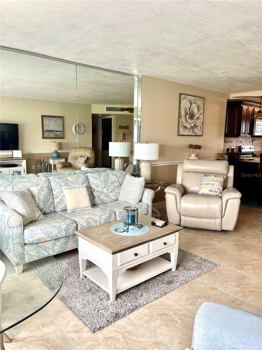 HAMILTON HOUSE THE CONDO - Residential Lease