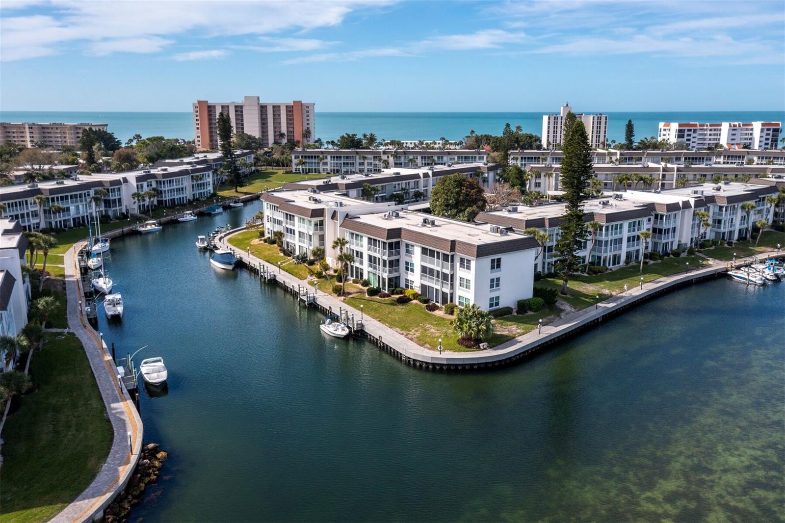 LONGBOAT HARBOUR - Residential