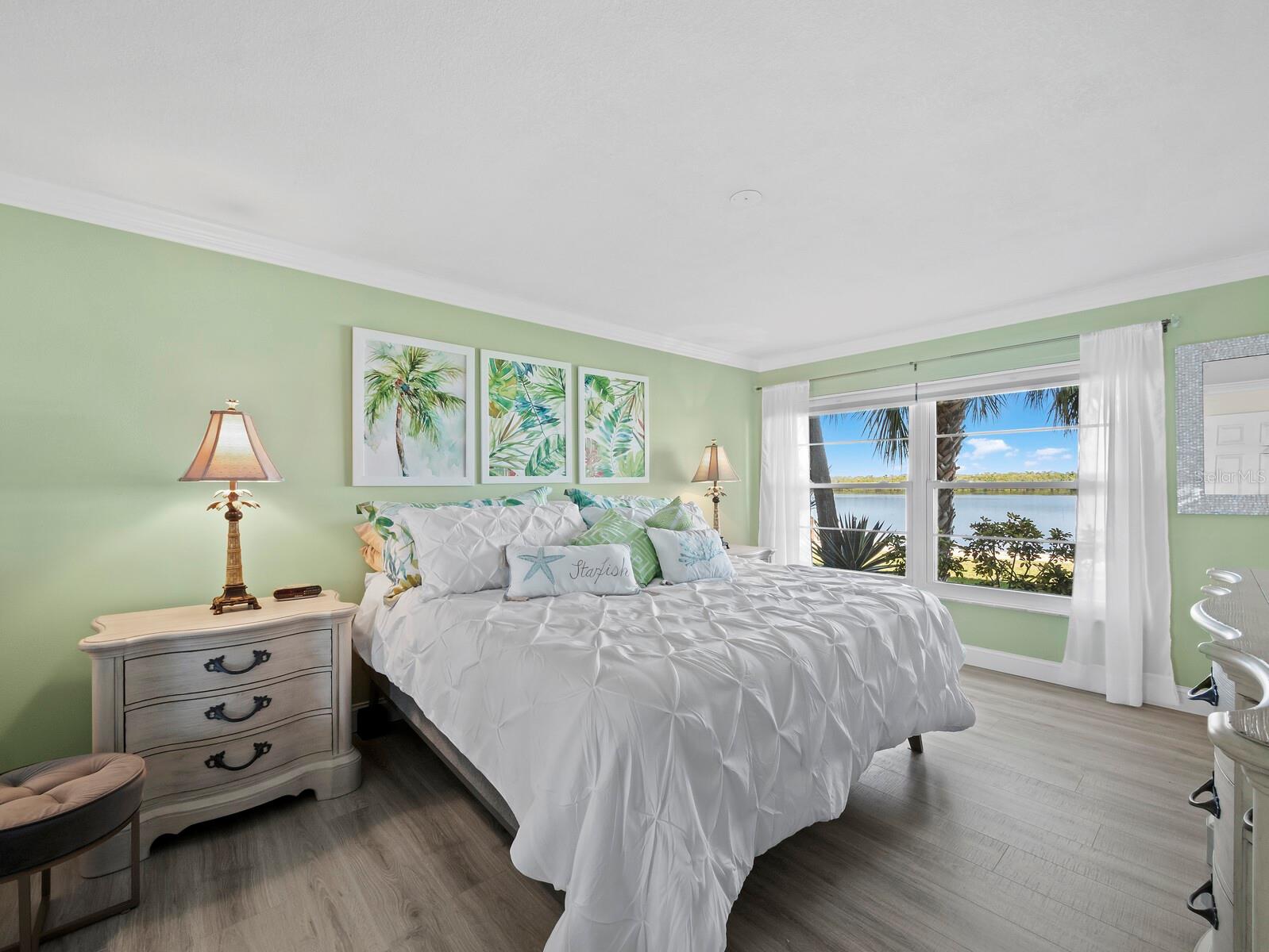 LONGBOAT HARBOUR - Residential