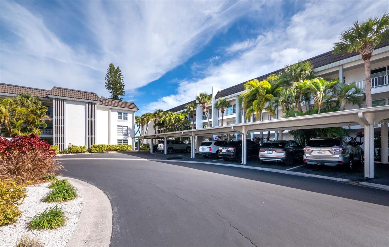 LONGBOAT HARBOUR - Residential