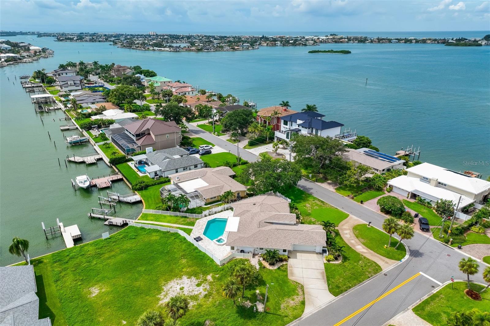 201 DRIFTWOOD LANE
