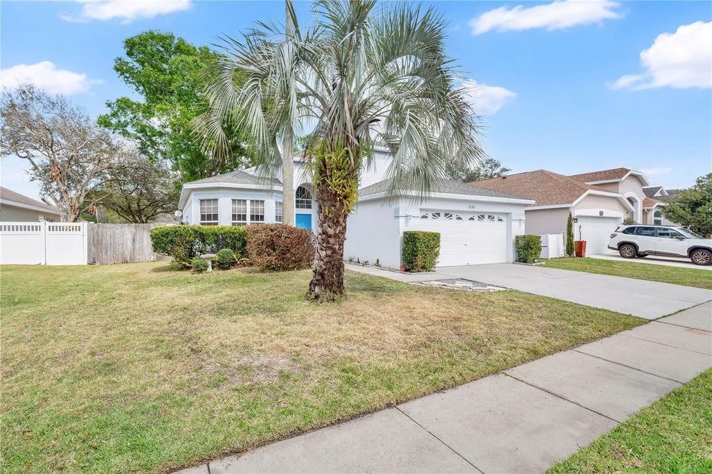 Photo of 13538 Fordwell Drive, Orlando, FL 32828 (MLS # O6388903)