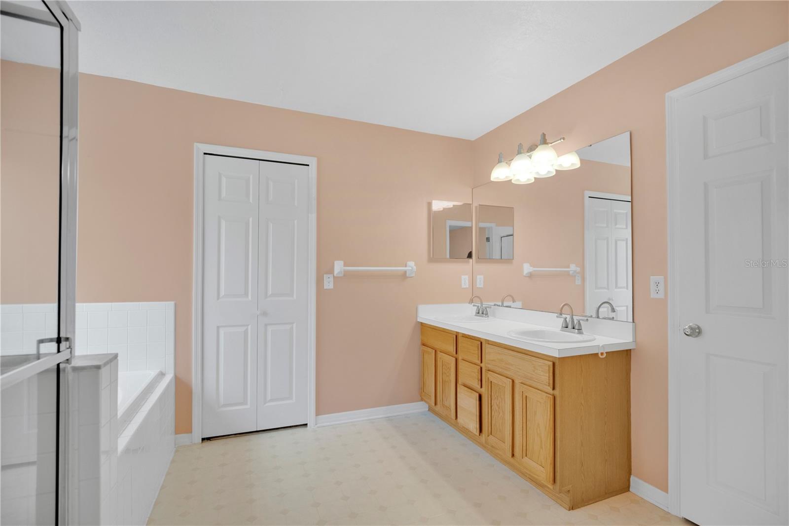 WATERFORD LAKES TR N32 - Residential