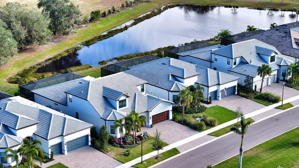 Photo of 7872 Mainsail Lane, Sarasota, FL 34240 (MLS # A4687553)