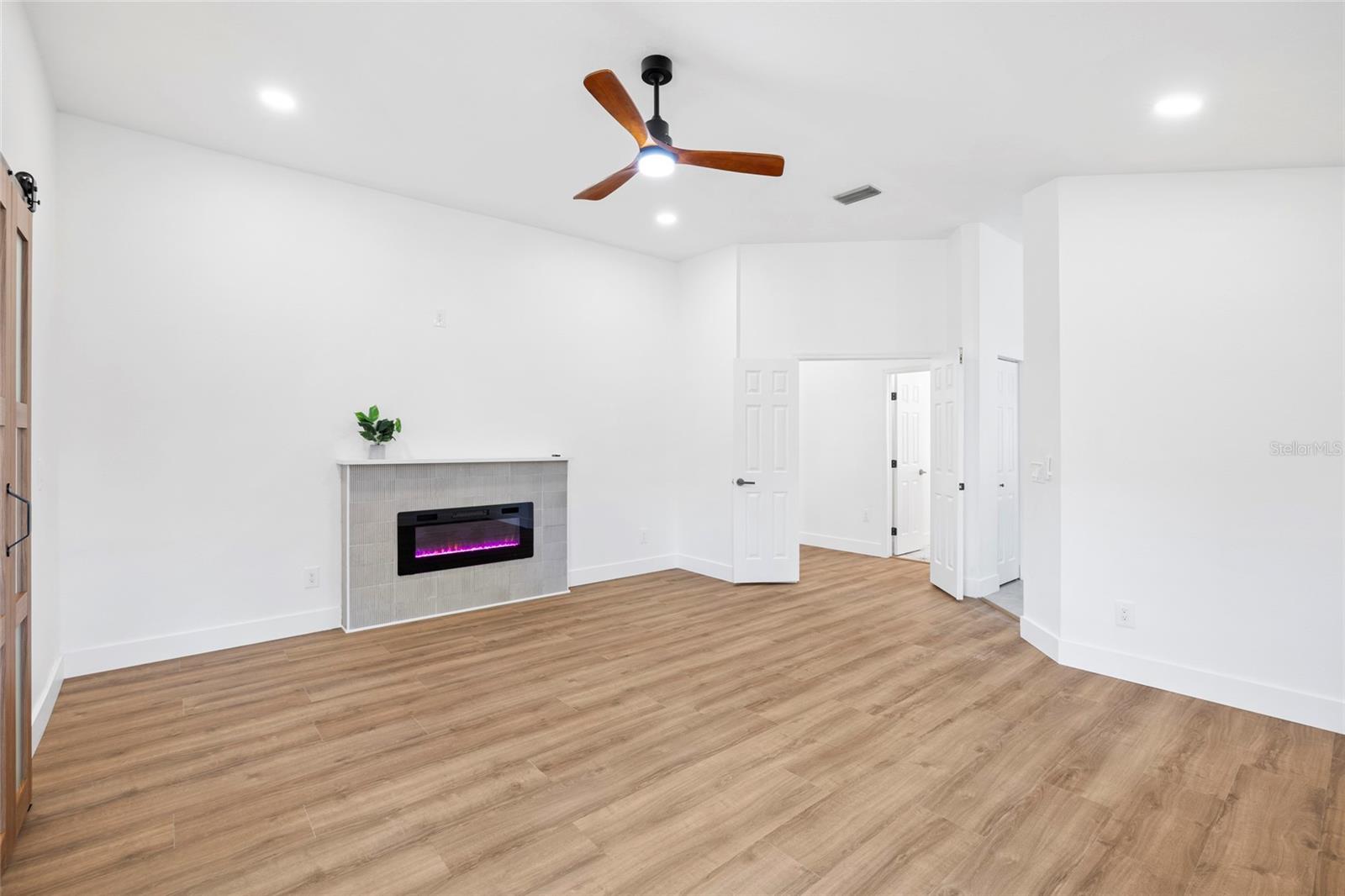 CHAPMAN MANORS - Residential