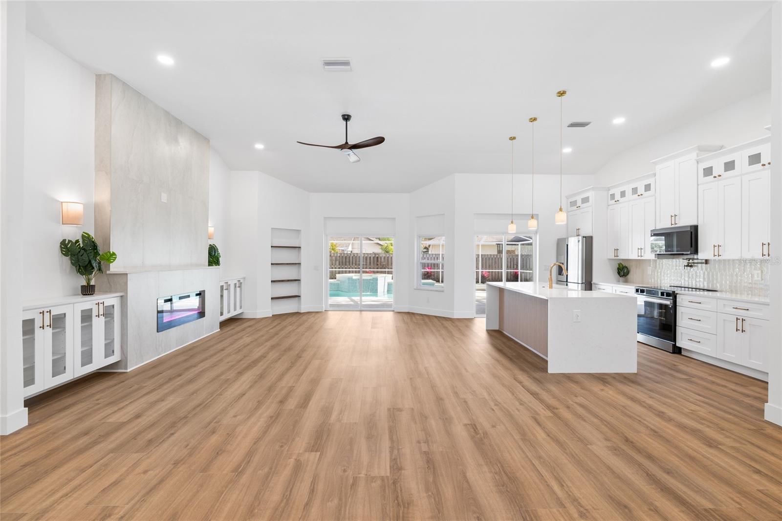 CHAPMAN MANORS - Residential