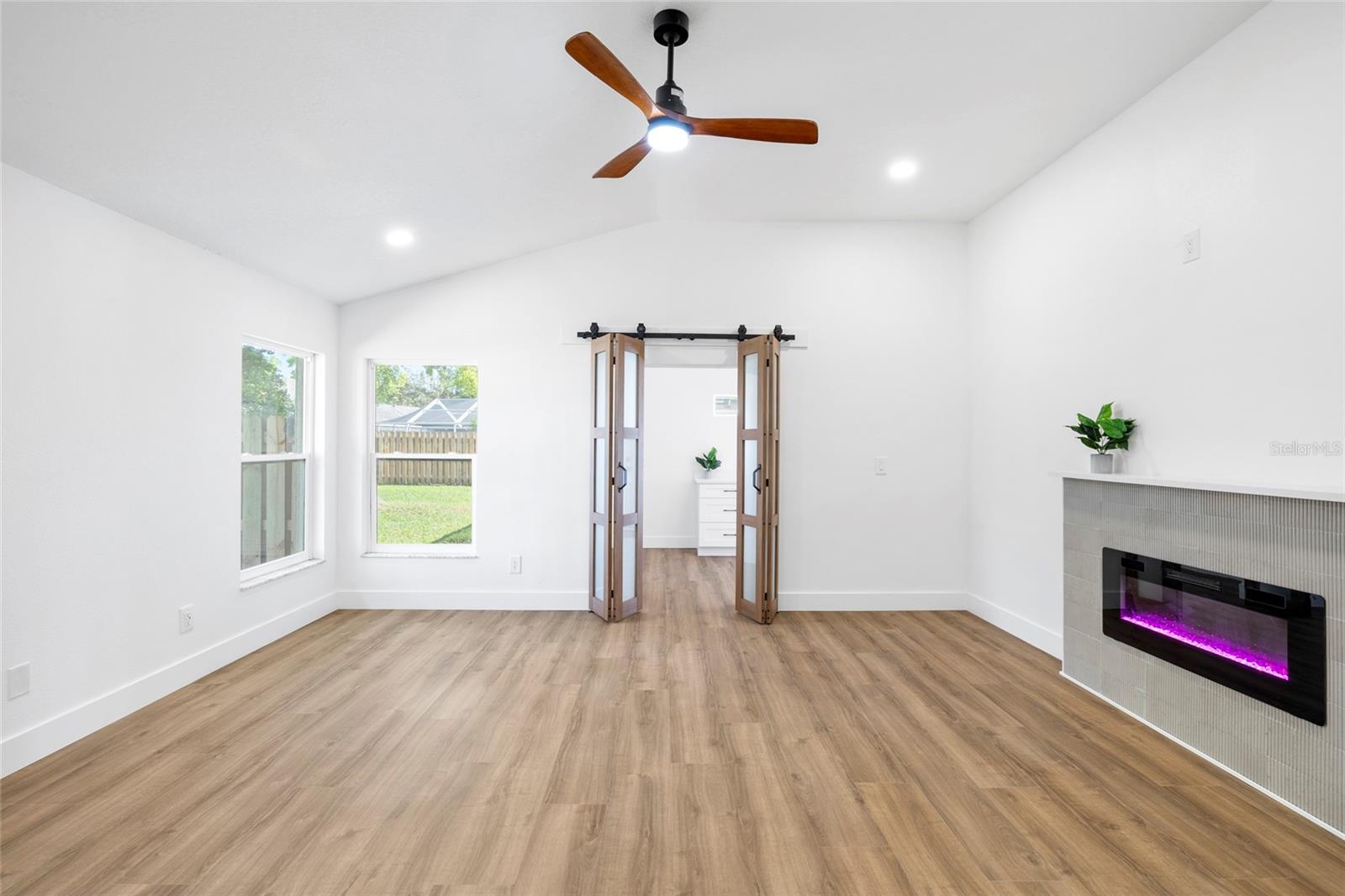 CHAPMAN MANORS - Residential