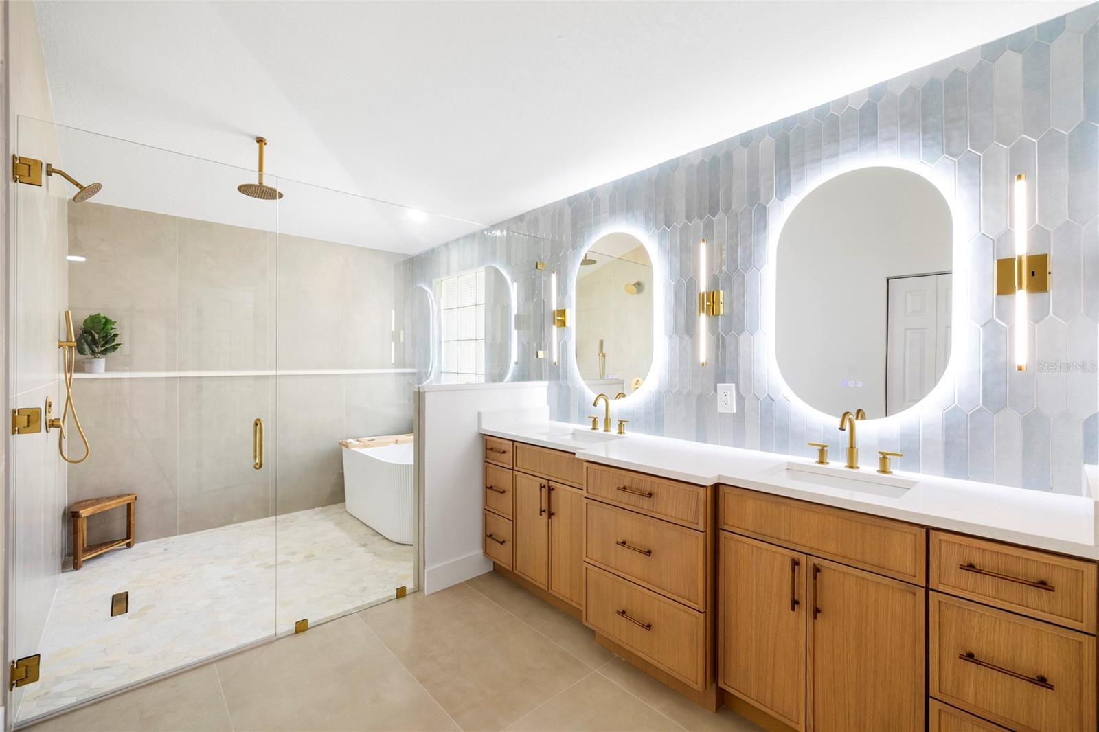 CHAPMAN MANORS - Residential