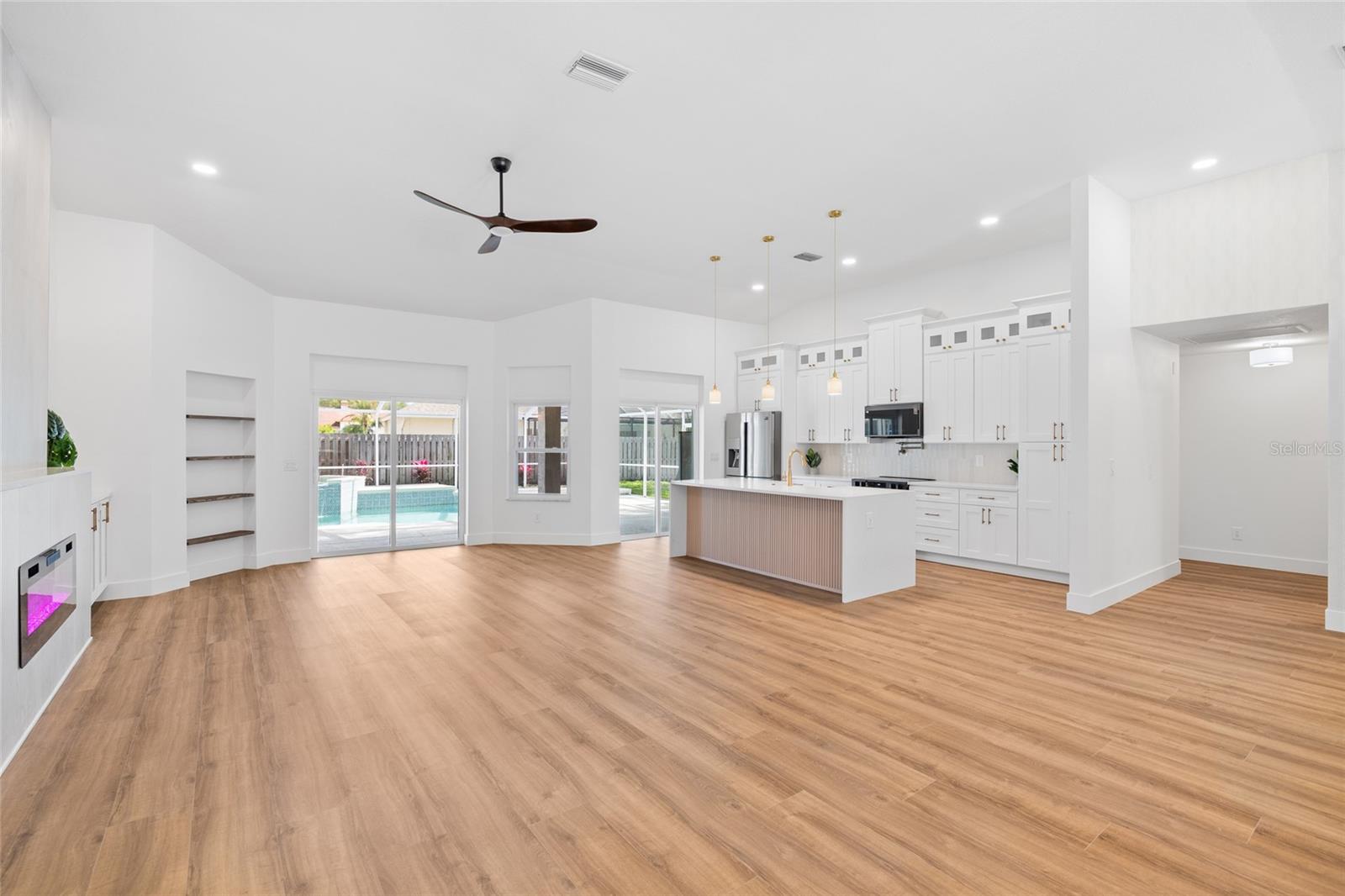 CHAPMAN MANORS - Residential