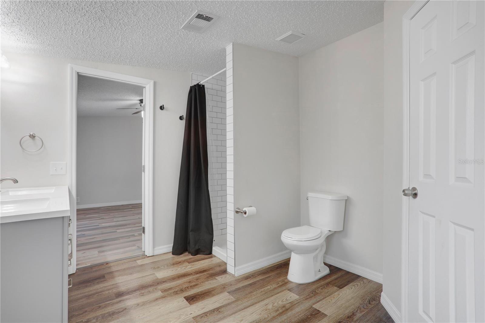 UNIVERSITY OAKS MANOR - Residential