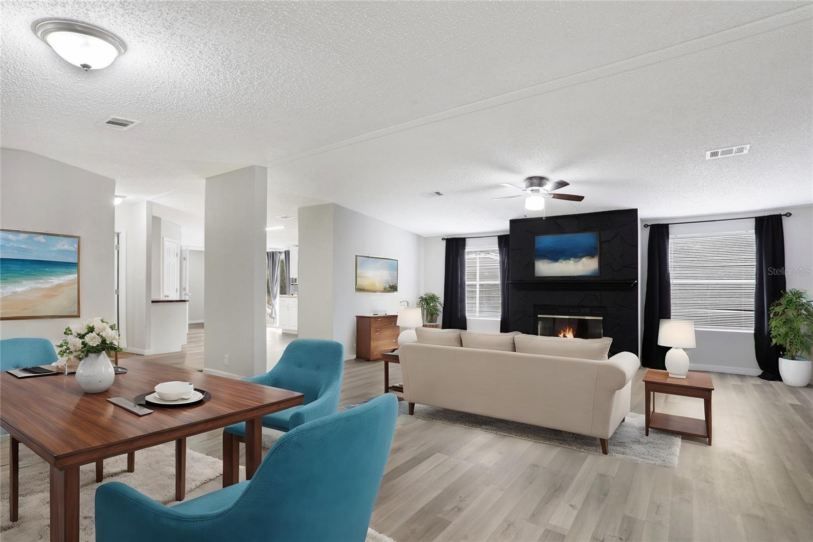 UNIVERSITY OAKS MANOR - Residential