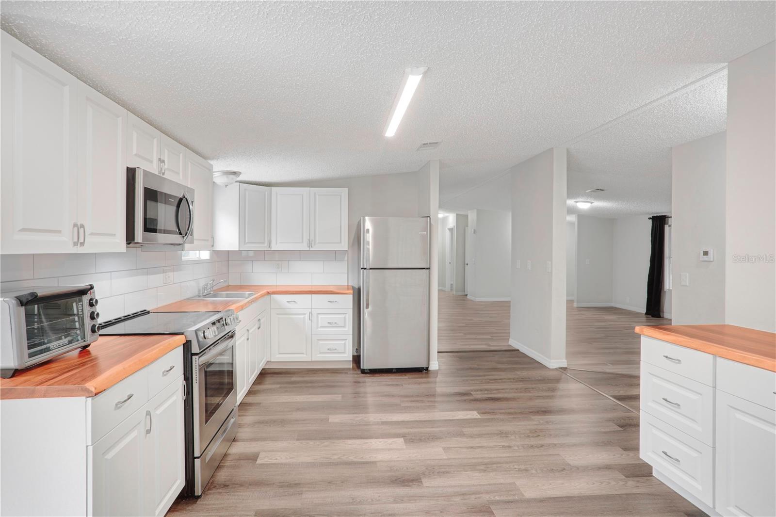 UNIVERSITY OAKS MANOR - Residential