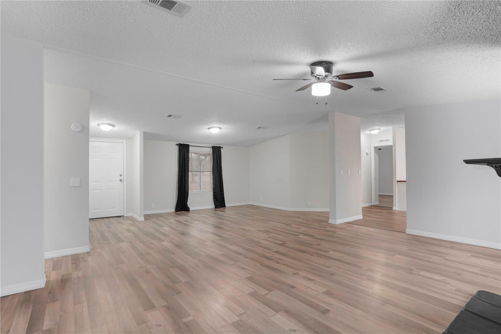 UNIVERSITY OAKS MANOR - Residential