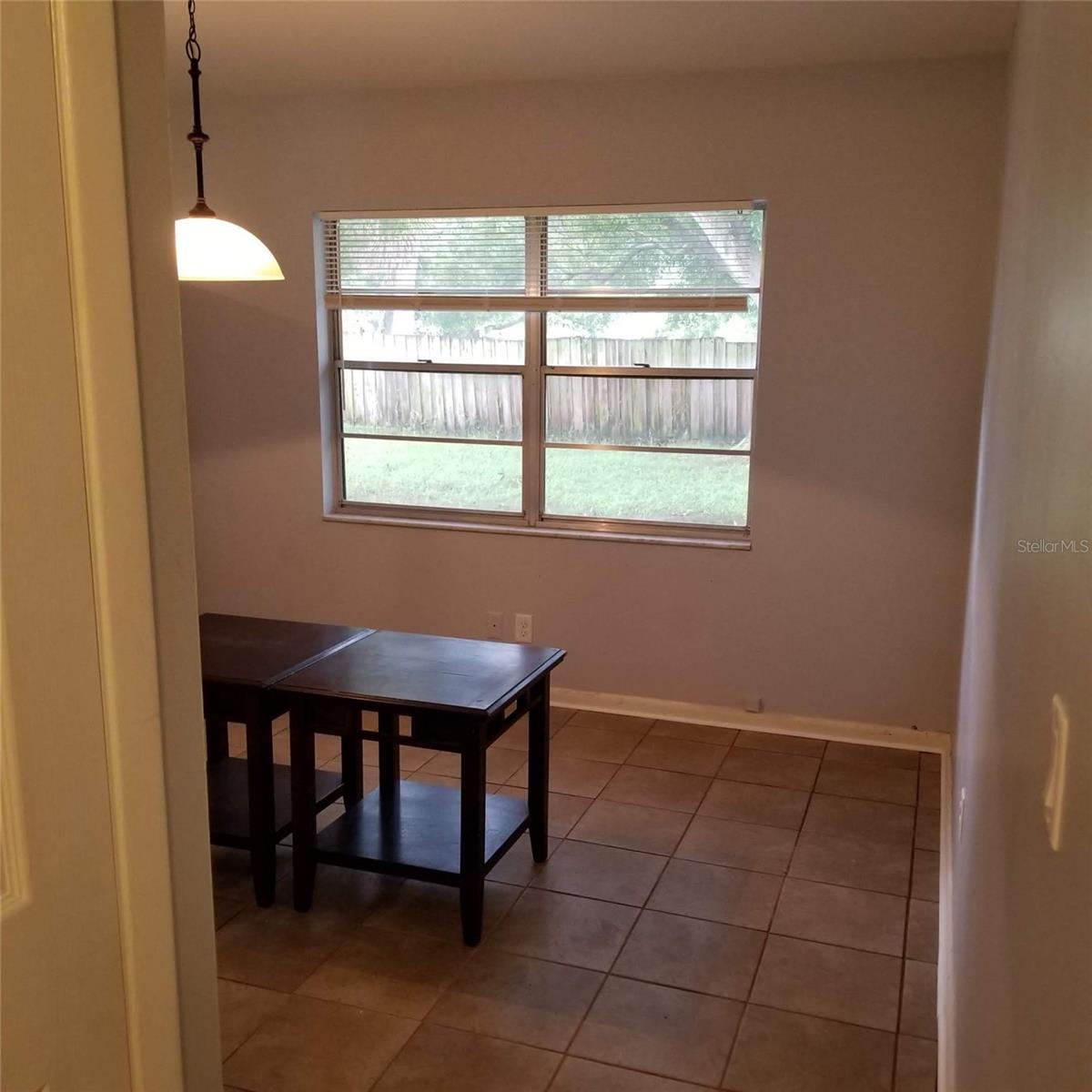 TOWN'N COUNTRY PARK UNIT N O 20 LOT 14 BLOCK 46 - Residential Lease