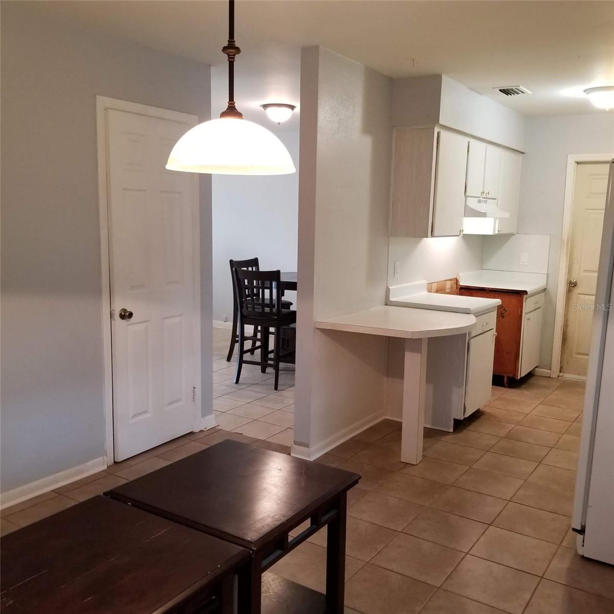 TOWN'N COUNTRY PARK UNIT N O 20 LOT 14 BLOCK 46 - Residential Lease