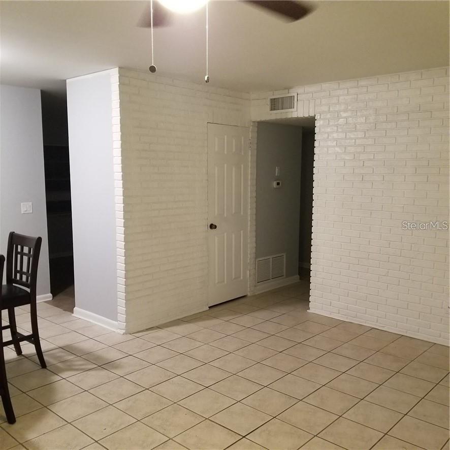 TOWN'N COUNTRY PARK UNIT N O 20 LOT 14 BLOCK 46 - Residential Lease
