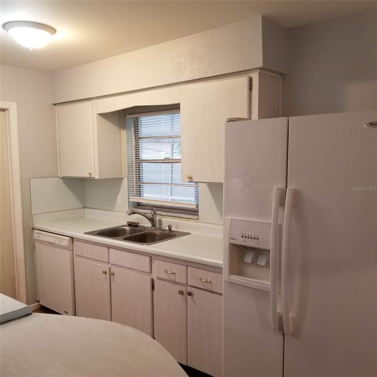TOWN'N COUNTRY PARK UNIT N O 20 LOT 14 BLOCK 46 - Residential Lease