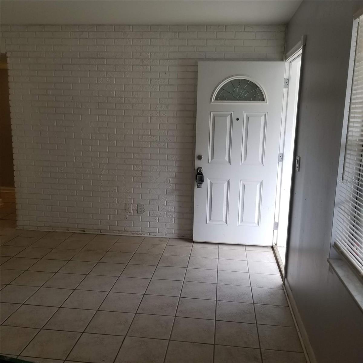 TOWN'N COUNTRY PARK UNIT N O 20 LOT 14 BLOCK 46 - Residential Lease
