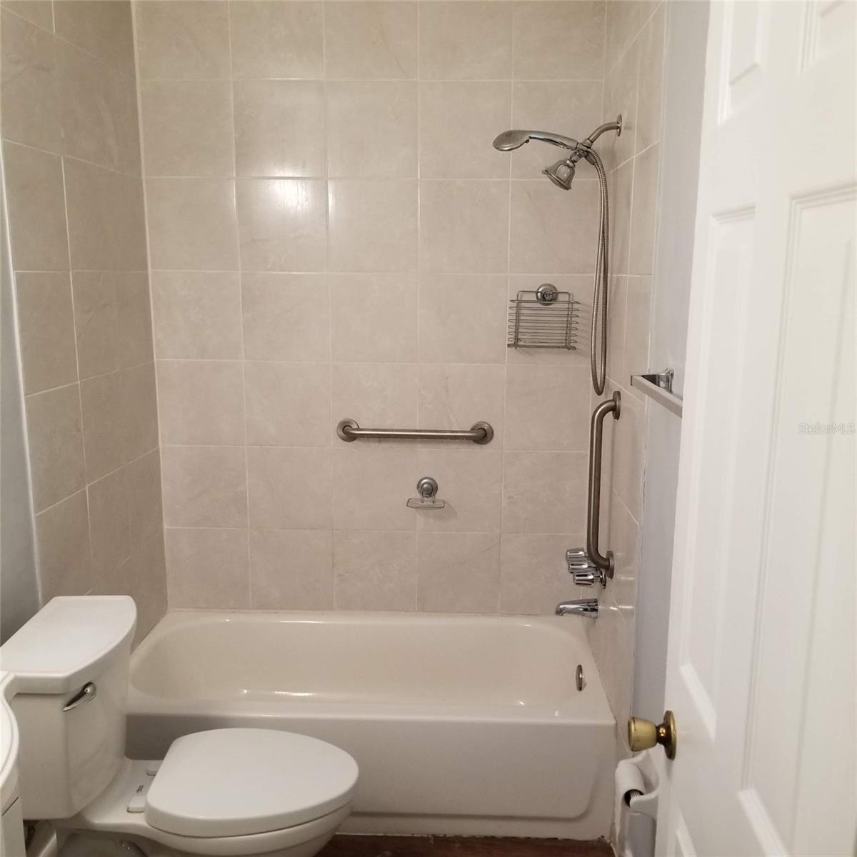 TOWN'N COUNTRY PARK UNIT N O 20 LOT 14 BLOCK 46 - Residential Lease