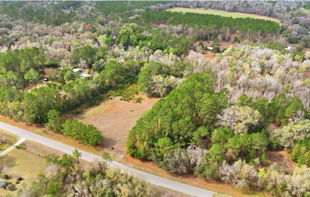 Photo of 17828 NE 21st Street, Gainesville, FL 32609 (MLS # TB8487344)