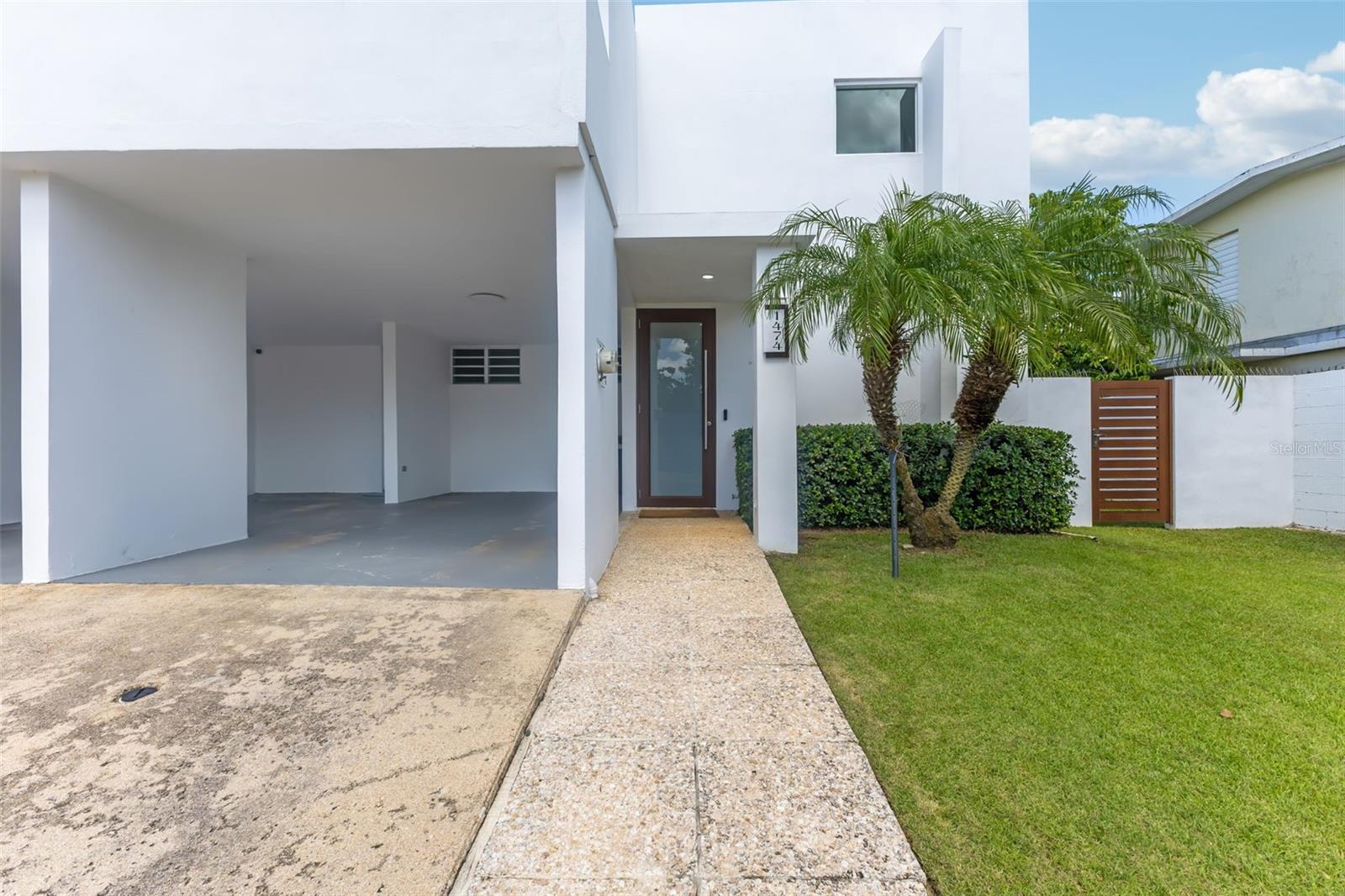 URB ANTONSANTI CALLE CALVE 1474