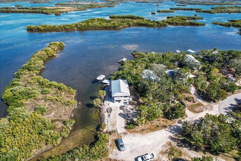 605 N LAKE CIRCLE CRYSTAL RIVER FL 34429