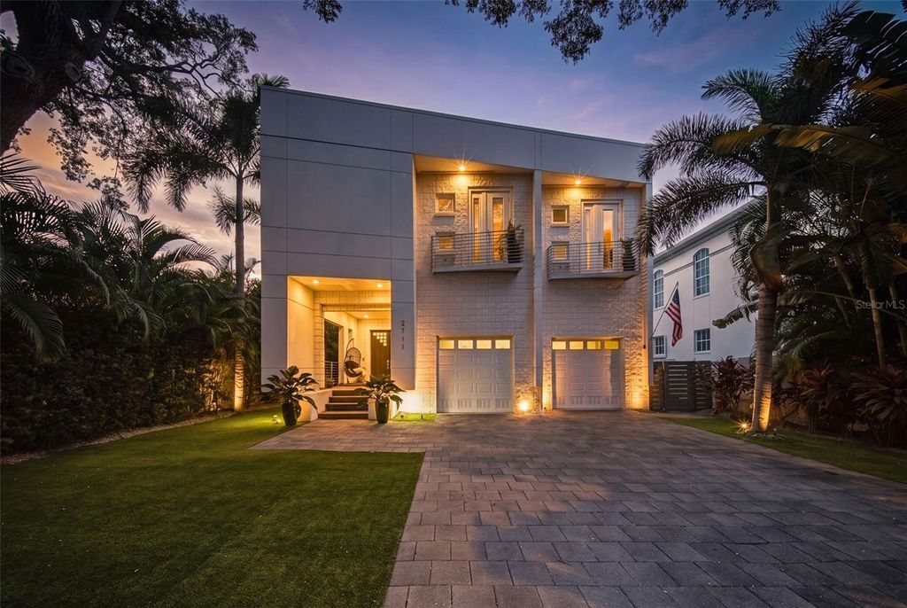 Photo of 2711 W Trilby Avenue, Tampa, FL 33611 (MLS # TB8513157)