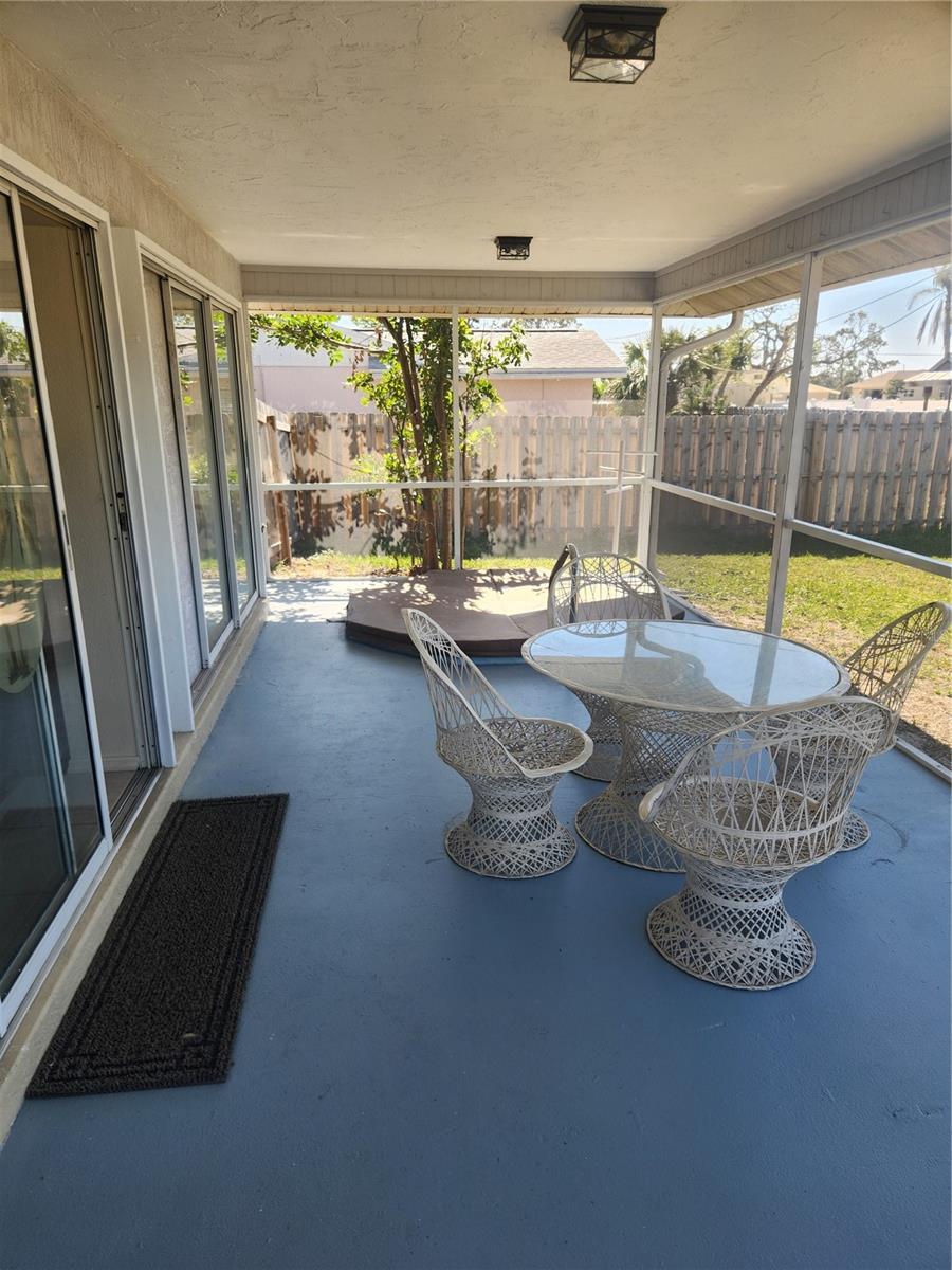 SOUTH VENICE - Residential