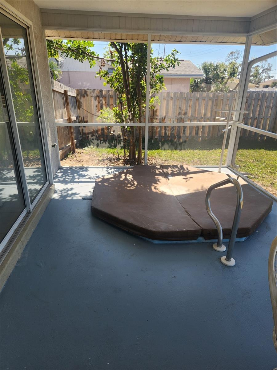 SOUTH VENICE - Residential