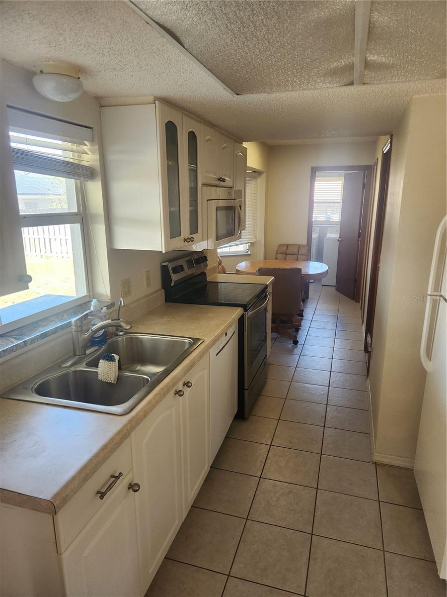 SOUTH VENICE - Residential