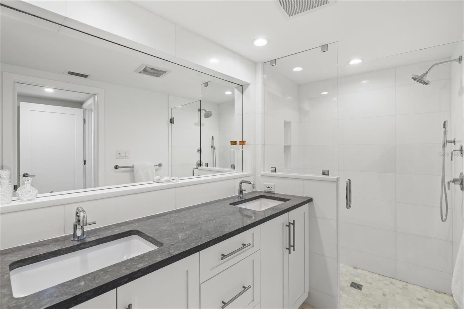 SANDS POINT - Residential