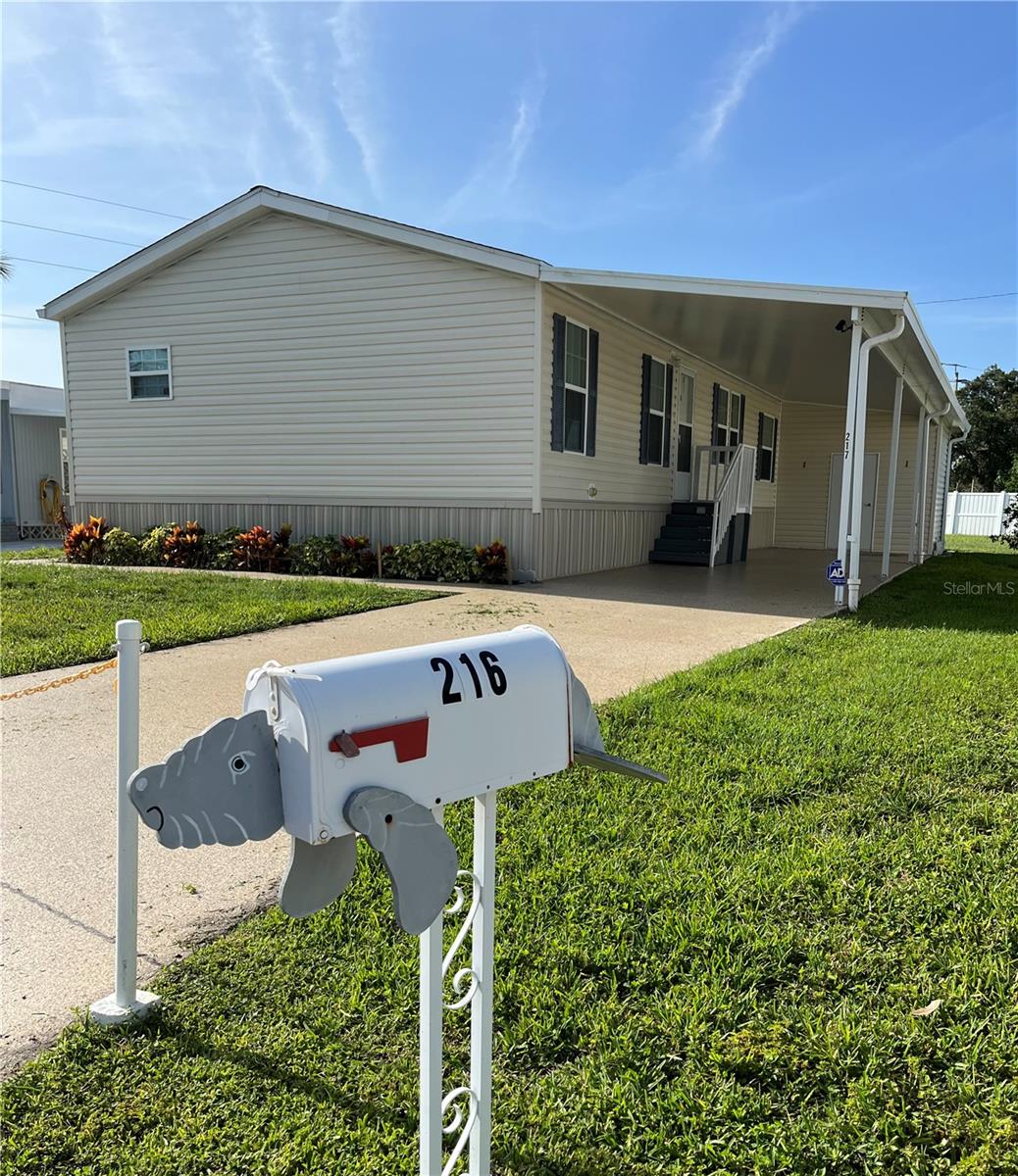 217 LEISURE WAY