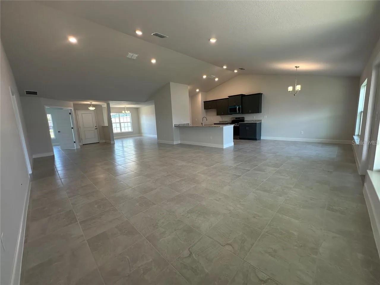 OAKS AT OCALA CROSSINGS S - Residential Lease