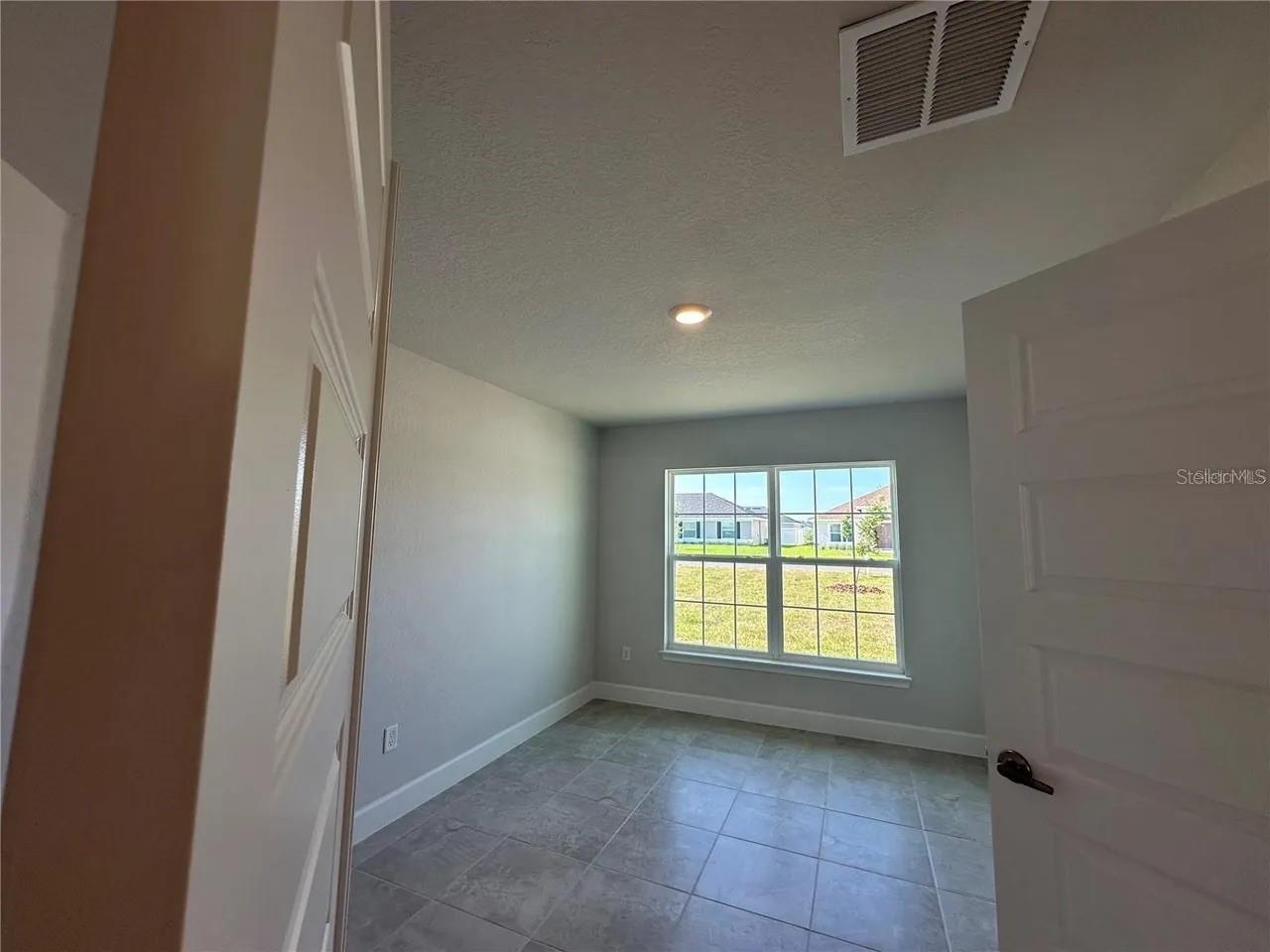 OAKS AT OCALA CROSSINGS S - Residential Lease