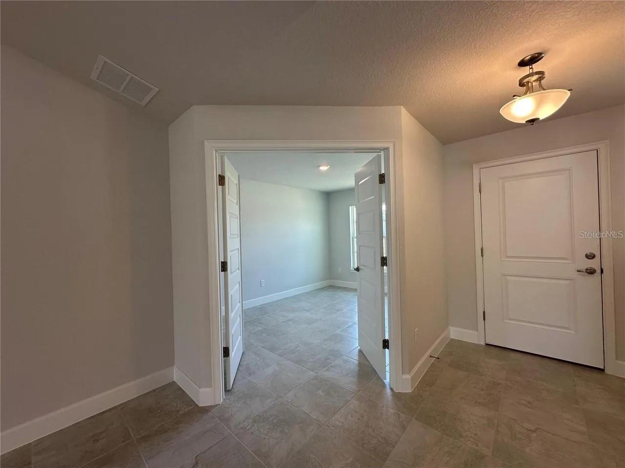 OAKS AT OCALA CROSSINGS S - Residential Lease