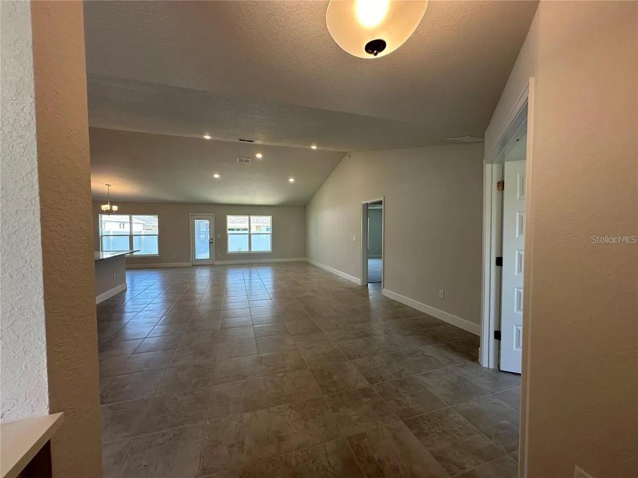 OAKS AT OCALA CROSSINGS S - Residential Lease
