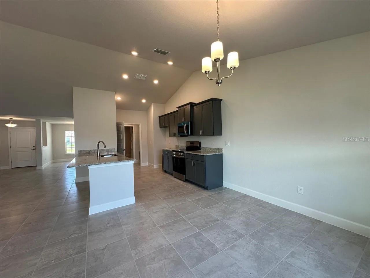 OAKS AT OCALA CROSSINGS S - Residential Lease