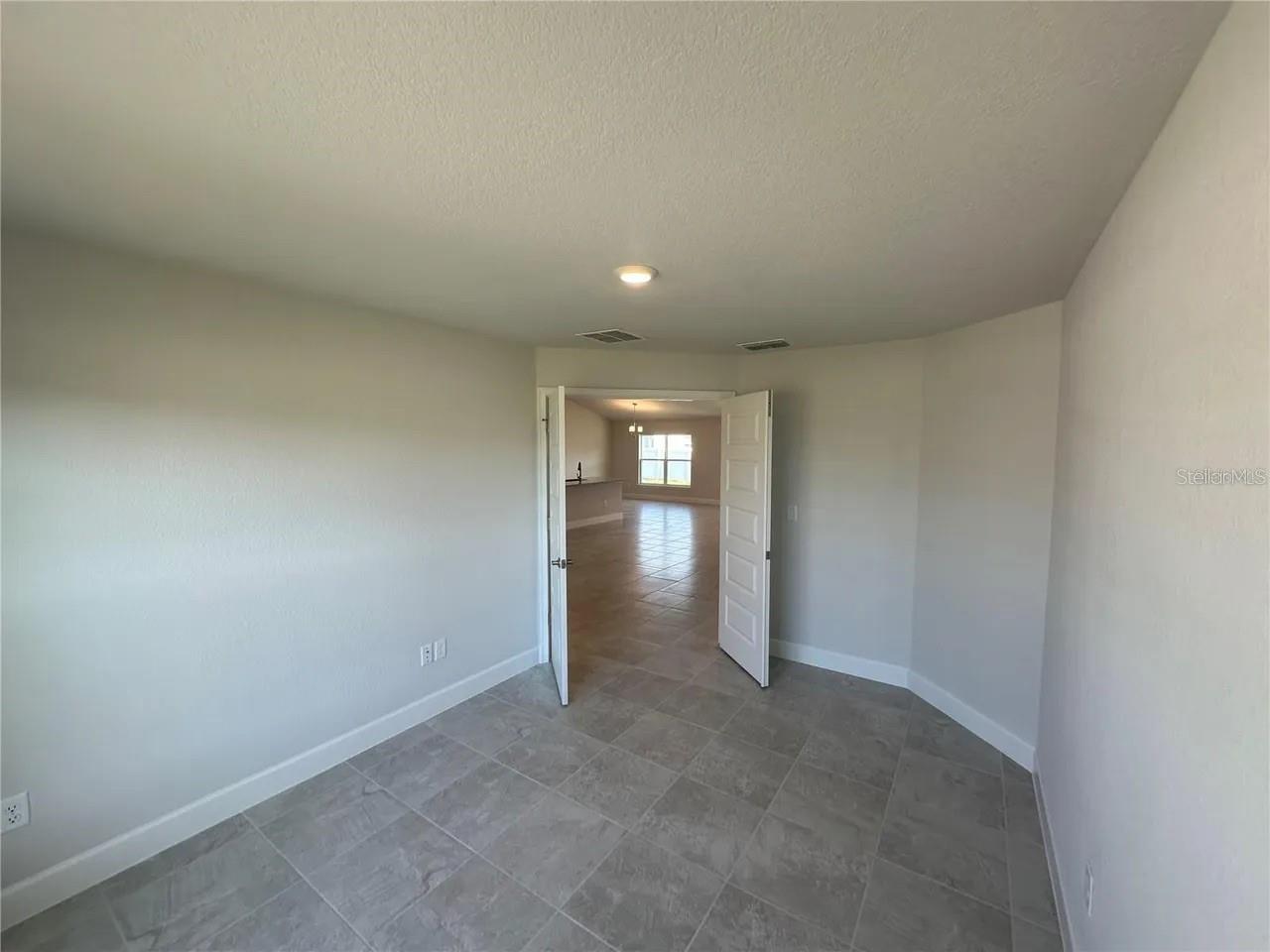 OAKS AT OCALA CROSSINGS S - Residential Lease