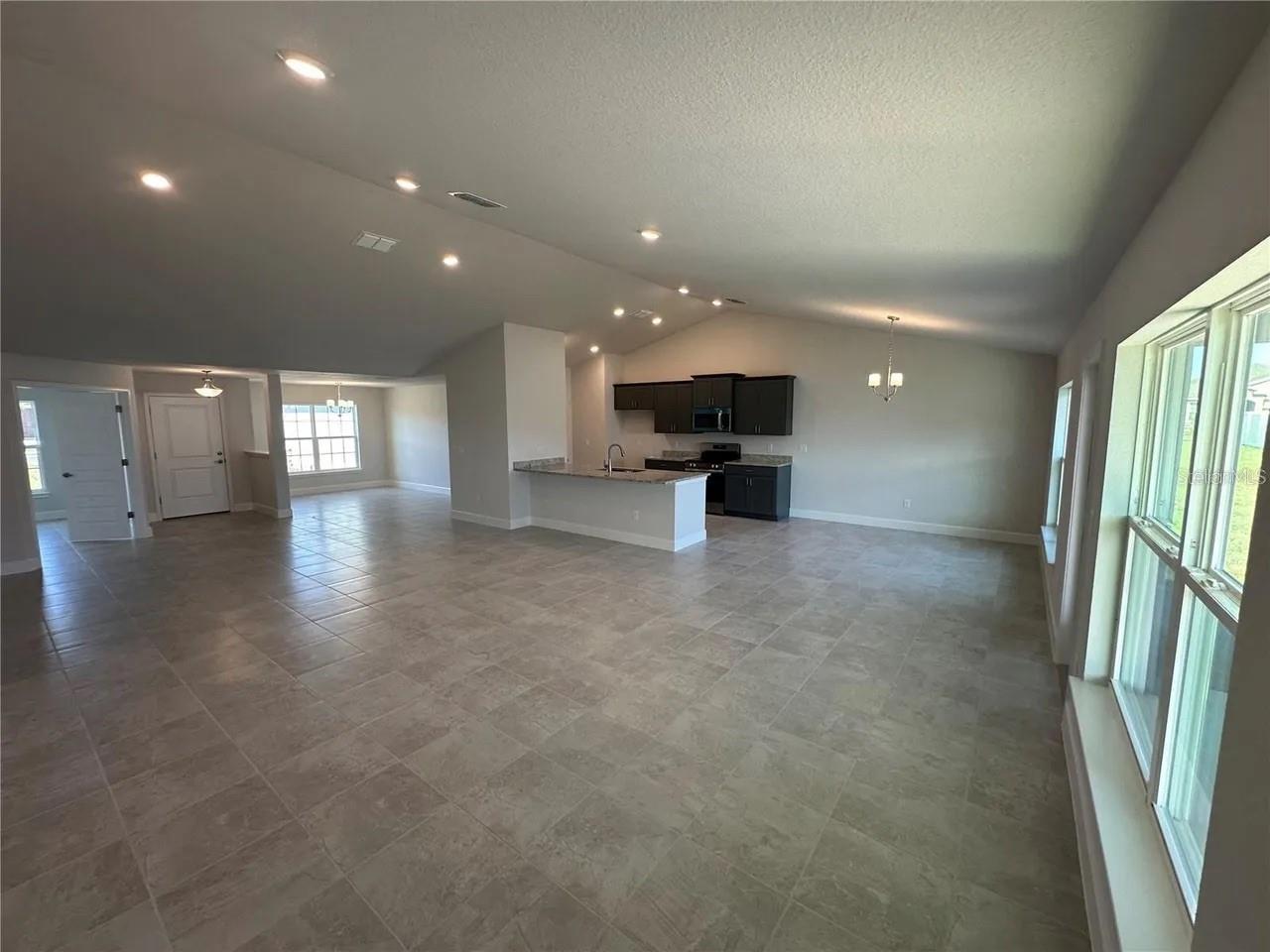 OAKS AT OCALA CROSSINGS S - Residential Lease
