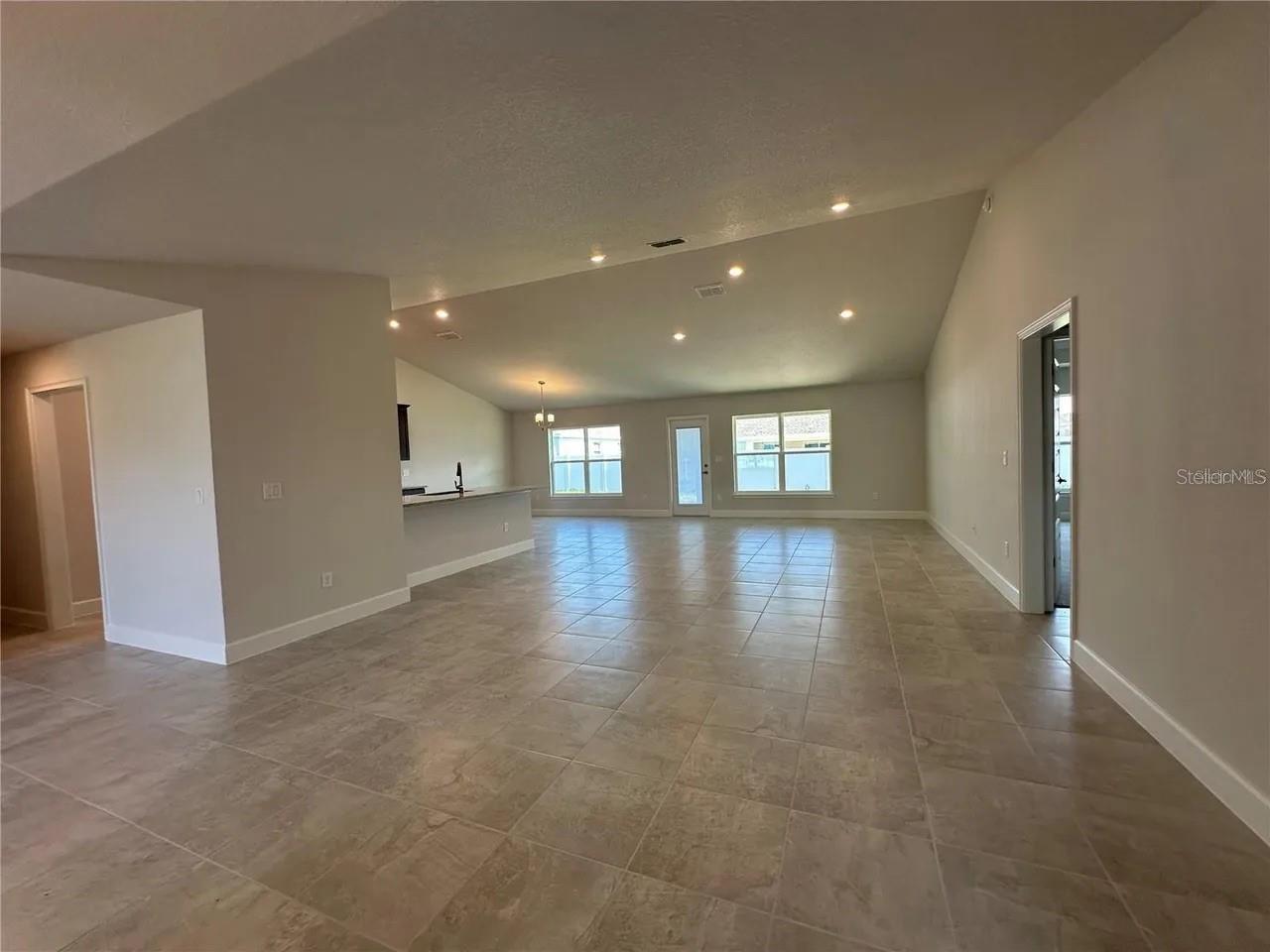 OAKS AT OCALA CROSSINGS S - Residential Lease