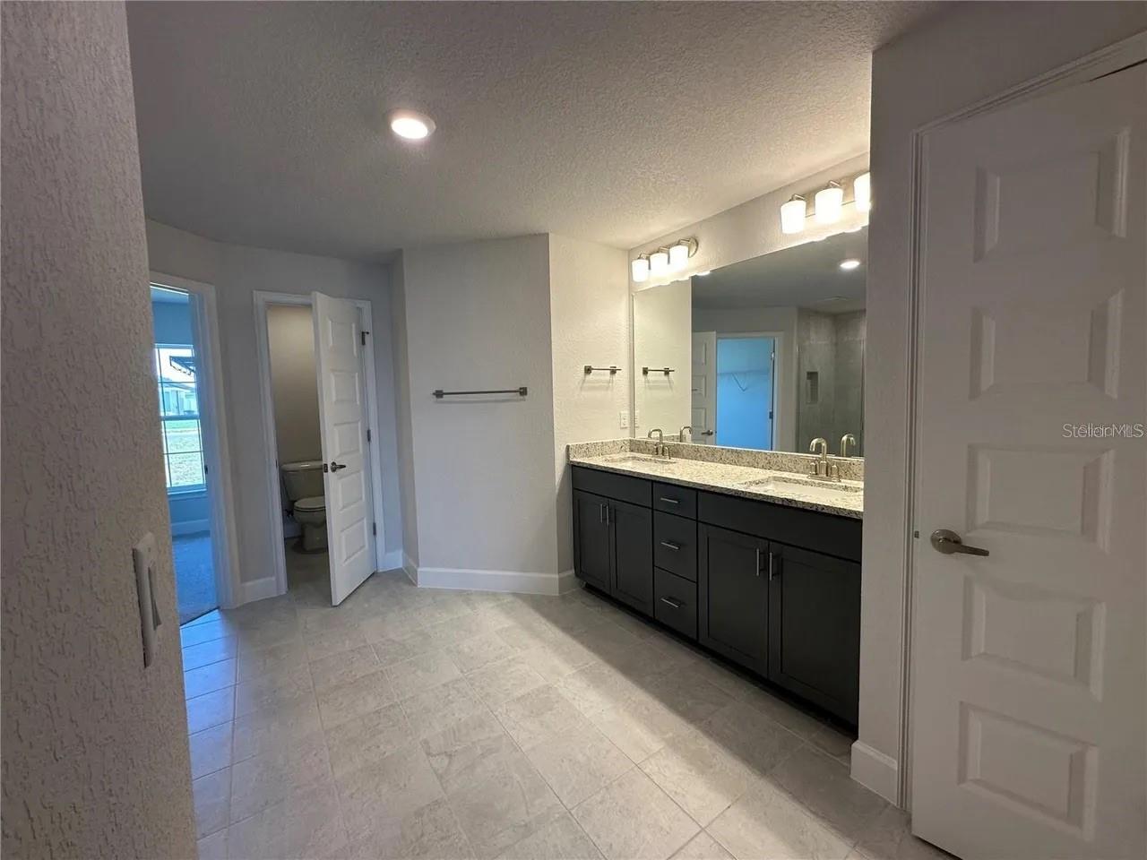 OAKS AT OCALA CROSSINGS S - Residential Lease