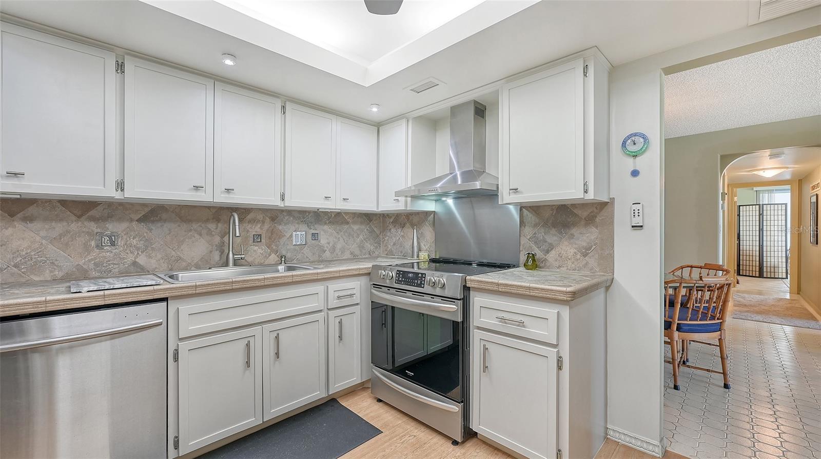 ISLANDER CLUB OF LONGBOAT - Residential